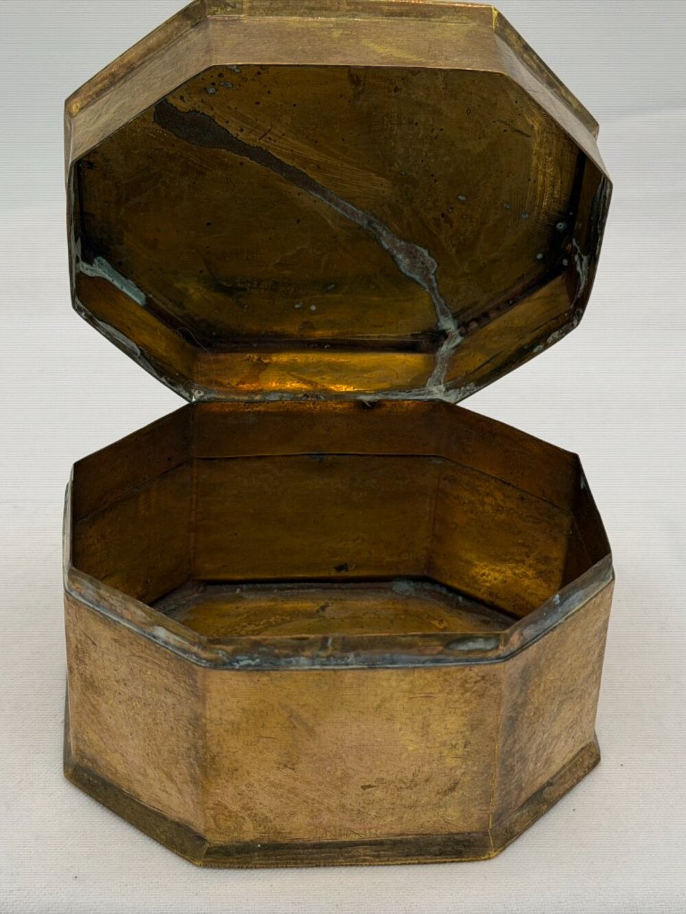 Brass Shell box - Picture 2 of 3